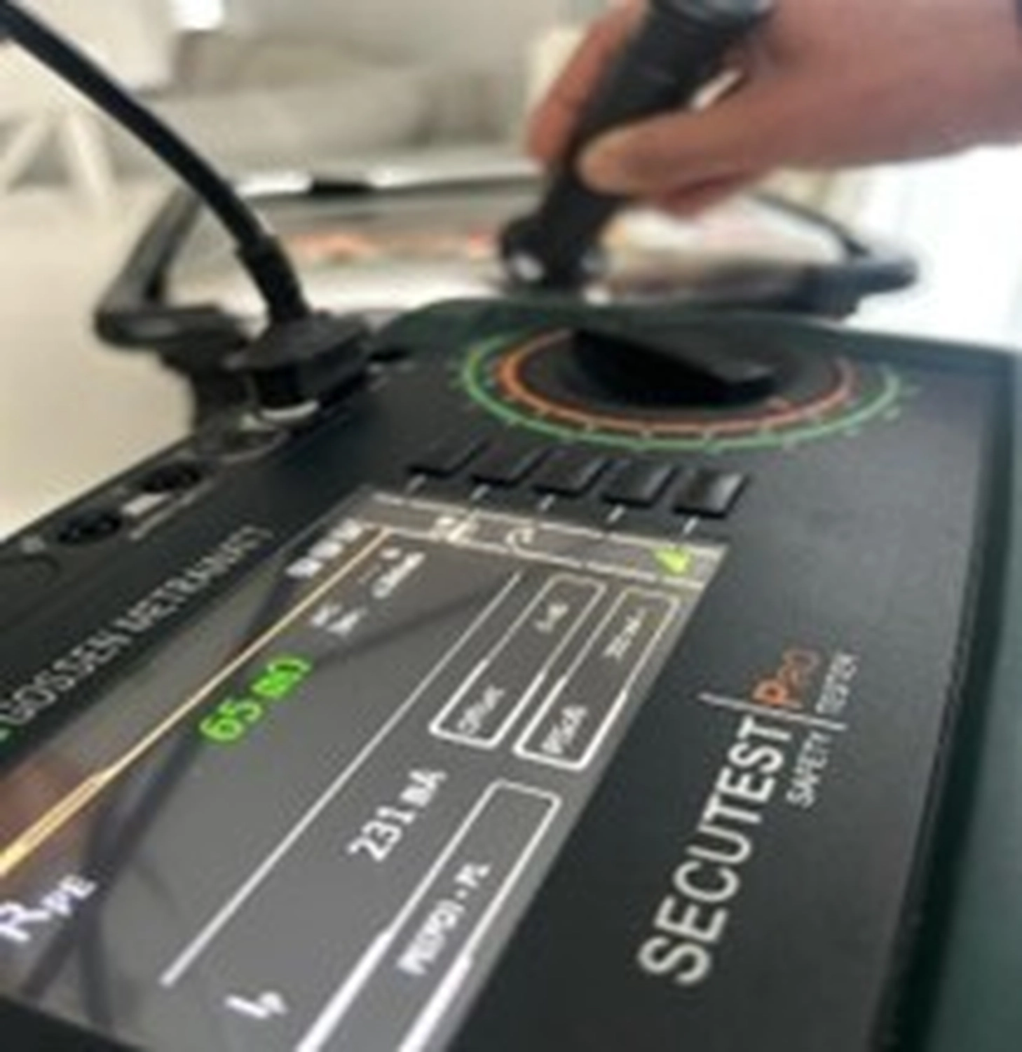 Med Prüfservicre - Anbieter elektrischer Geräte - Prüfung von ortsveränderlichen Betriebsmitteln